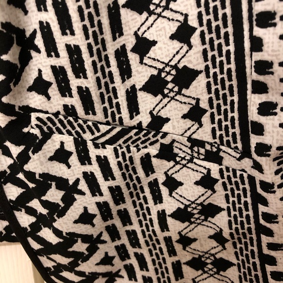 Black and white patterned non rigid blazer - Picture 4 of 4